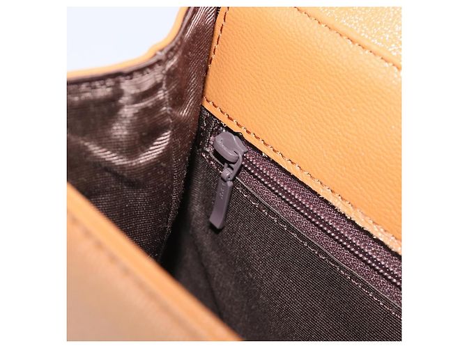 Borsa a mano SAINT LAURENT in pelle beige e oro Auth 200950A D'oro - vista 22