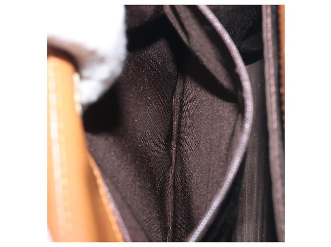 Borsa a mano SAINT LAURENT in pelle beige e oro Auth 200950A D'oro - vista 23