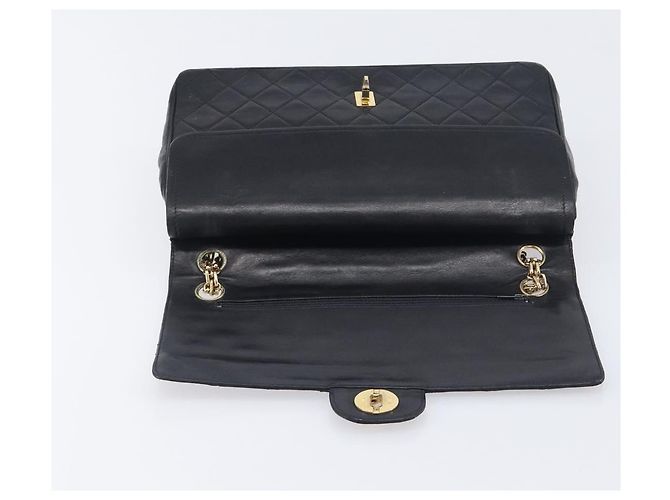Borsa a mano CHANEL Matelasse con catena in pelle d'agnello nera e oro CC Auth yk20843V Nero D'oro - vista 18