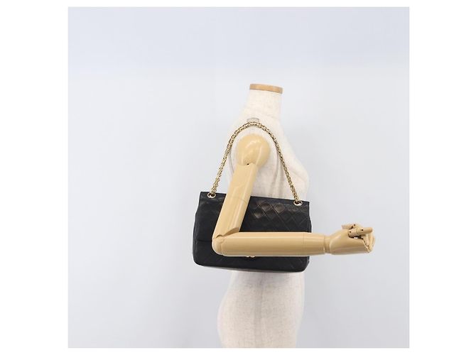 Borsa a mano CHANEL Matelasse con catena in pelle d'agnello nera e oro CC Auth yk20843V Nero D'oro - vista 25