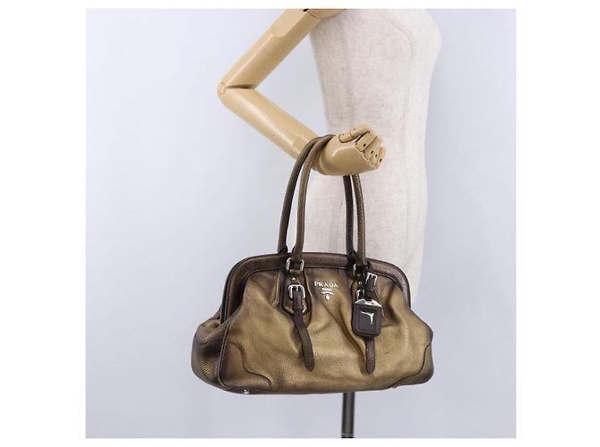 Borsa a mano PRADA in pelle tono oro Auth yk20860V - vista 29
