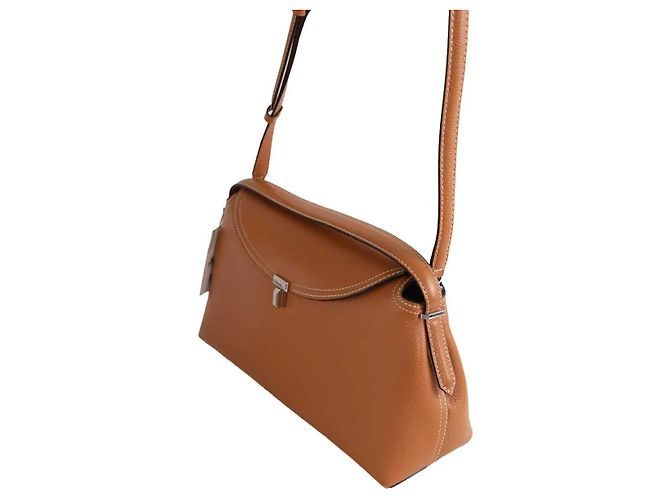 Bolsa de ombro Totême T-Lock em couro camel - vista 2