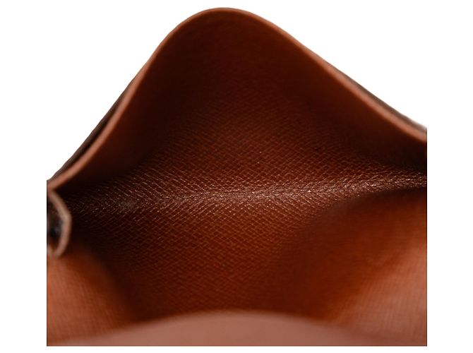 Tarjetero sobre Louis Vuitton Monogram marrón Castaño - vista 5