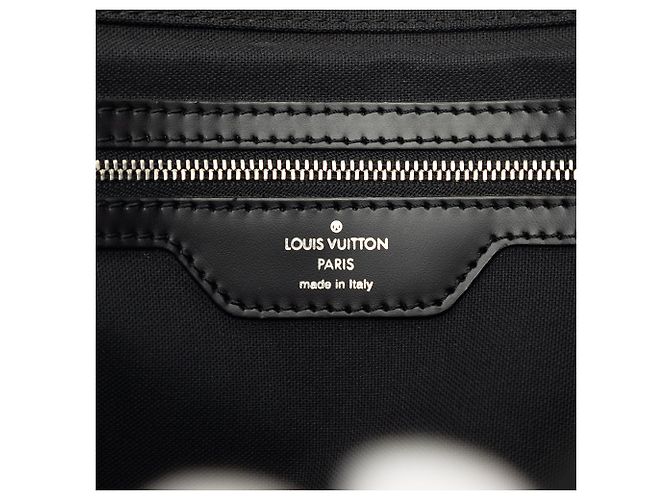 Borsa a tracolla Louis Vuitton Taiga Viktor Nera Nero - vista 5