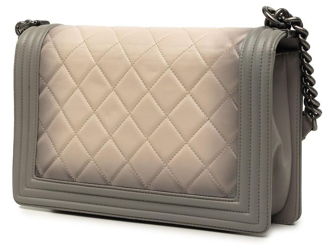 Bolso bandolera Chanel Boy Flap Medium de piel de becerro acolchada Ombre Beige - vista 2