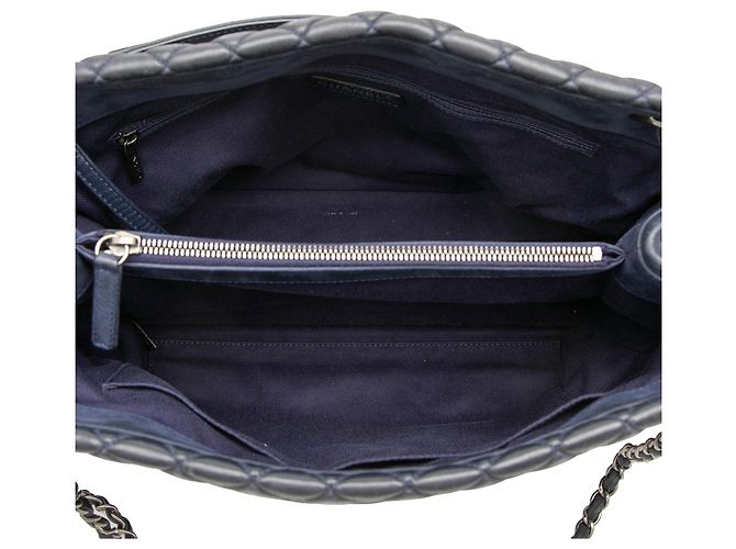 Borsa New Bubble Large in vitello matelassé blu Chanel - vista 4