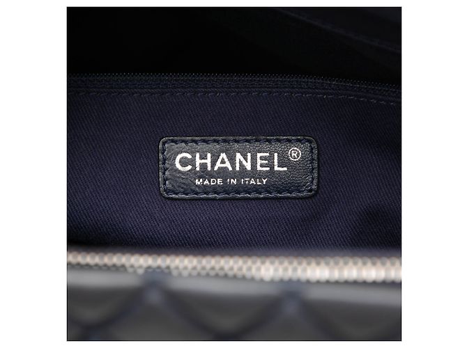Borsa New Bubble Large in vitello matelassé blu Chanel - vista 5