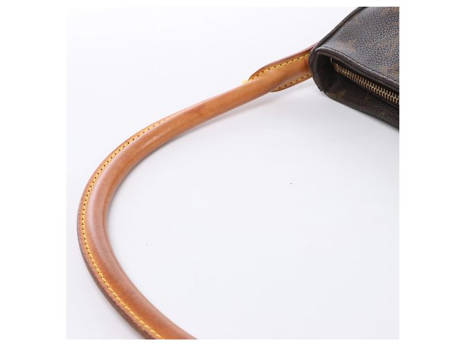 Borsa a tracolla Louis Vuitton Looping MM Monogram Canvas in marrone M51146 Beige - vista 10