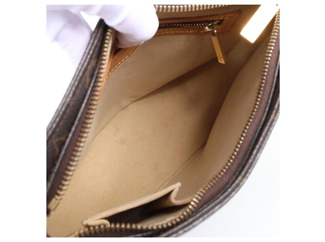 Borsa a tracolla Louis Vuitton Looping MM Monogram Canvas in marrone M51146 Beige - vista 12
