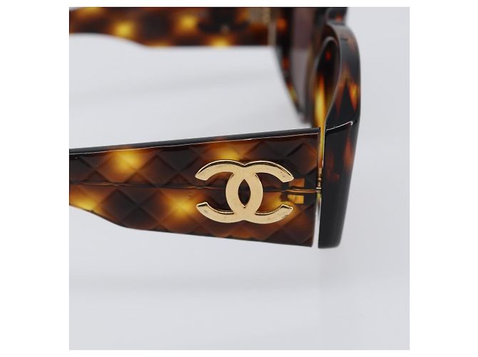 Logo CC in plastica Chanel Marrone - vista 6