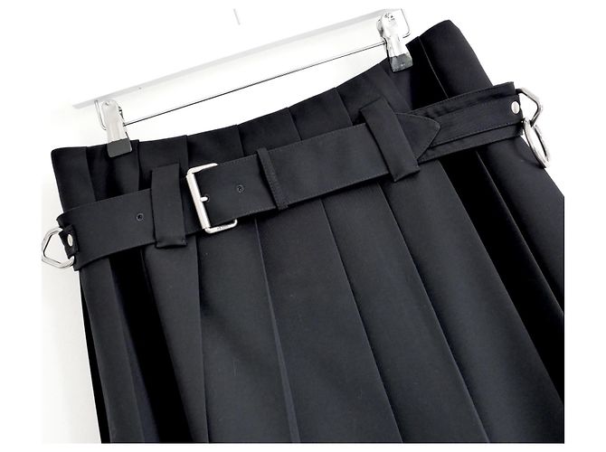 Prada Falda Kilt Plisada Otoño 2024 con Cinturón de Anillo Plateado - Negro - vista 3