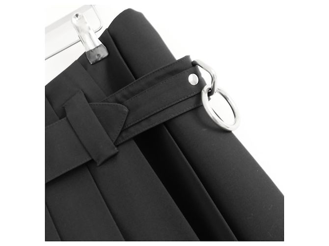 Prada Falda Kilt Plisada Otoño 2024 con Cinturón de Anillo Plateado - Negro - vista 5
