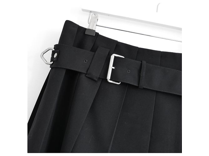 Prada Falda Kilt Plisada Otoño 2024 con Cinturón de Anillo Plateado - Negro - vista 6