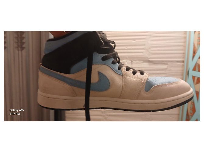 Nike Air Jordan 1 Mid SE Ice Blue Nero Bianco Blu chiaro - vista 5