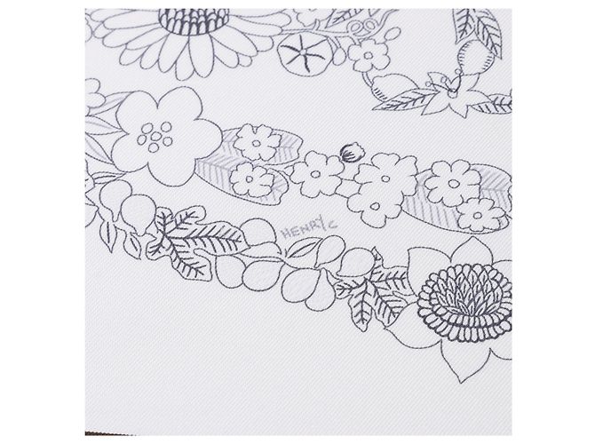 Hermès Carré 90 "Brides de Gala en Fleurs" Seidentuch in Braun - Ansicht 5
