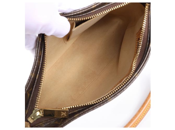 Borsa a tracolla Louis Vuitton Looping MM Monogram Canvas in marrone M51146 Beige - vista 10