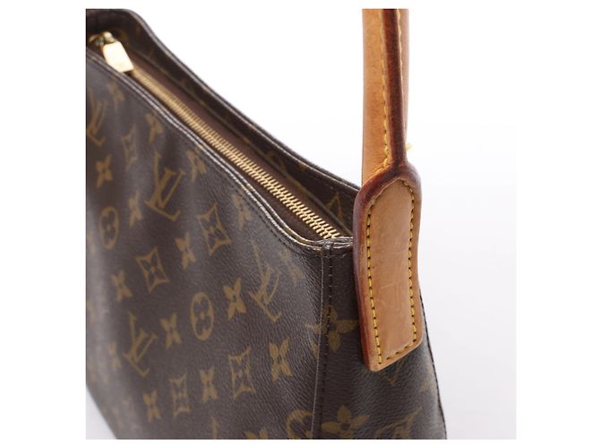 Borsa a tracolla Louis Vuitton Looping MM Monogram Canvas in marrone M51146 Beige - vista 4