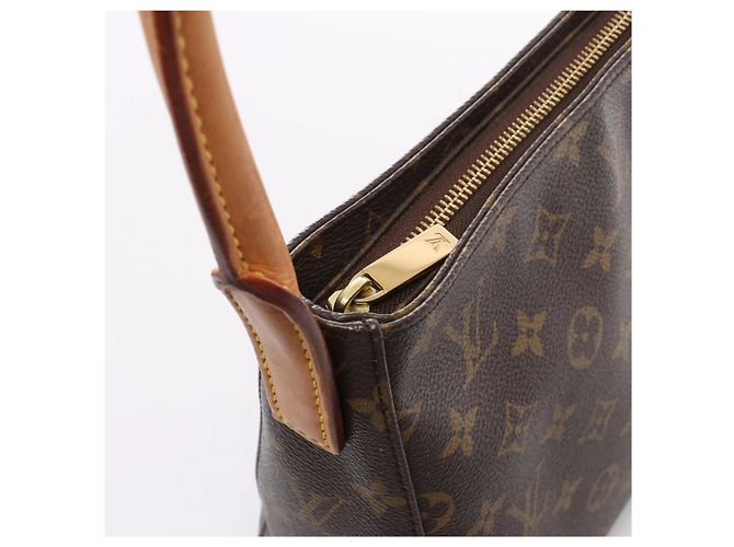 Borsa a tracolla Louis Vuitton Looping MM Monogram Canvas in marrone M51146 Beige - vista 5