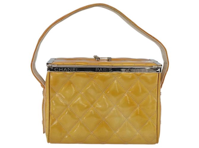 CHANEL Matelasse Vanity Box Patent leather Yellow Silver CC - vista 13