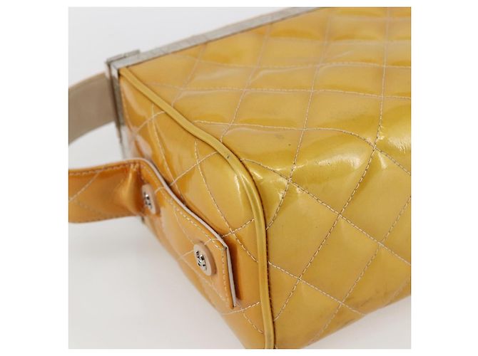 CHANEL Matelasse Vanity Box Patent leather Yellow Silver CC - vista 15