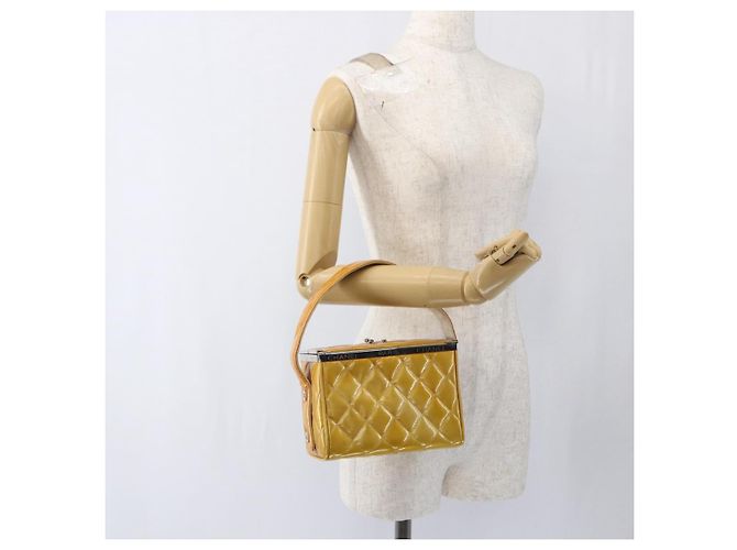 CHANEL Matelasse Vanity Box Patent leather Yellow Silver CC - vista 21
