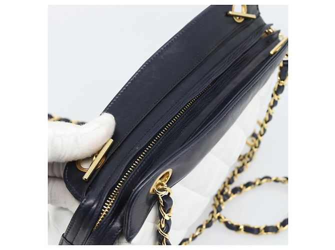 CHANEL Matelasse Chain Shoulder Bag Leather White Gold CC - vista 6