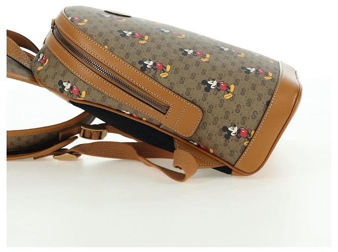 GUCCI Micro GG Supreme Disney Backpack PVC Beige Gold 552884 - vista 3