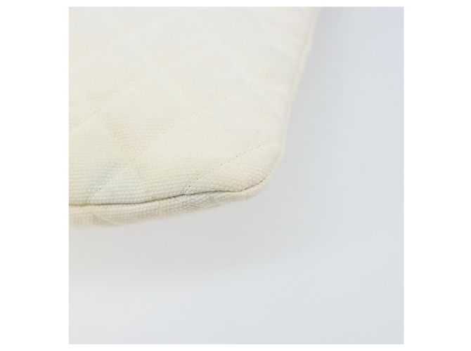 CHANEL Matelasse Clutch Bag Canvas White Silver CC - vista 15