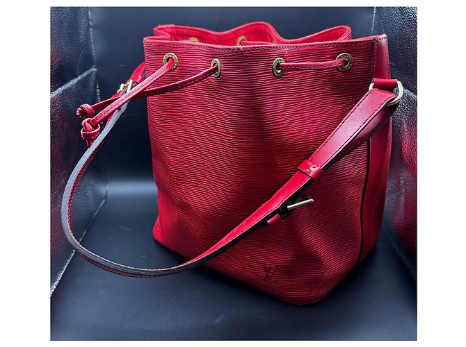 Noe Borsa a secchiello Louis Vuitton Noé in pelle Epi rossa Rosso - vista 12