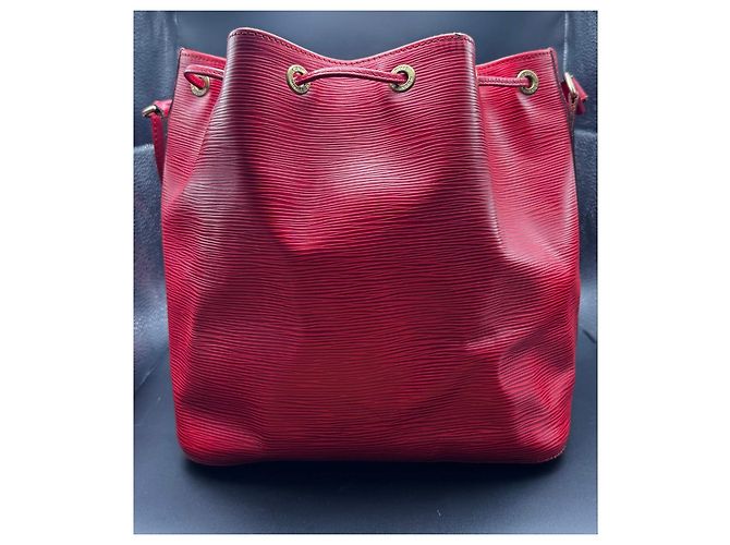 Noe Borsa a secchiello Louis Vuitton Noé in pelle Epi rossa Rosso - vista 3