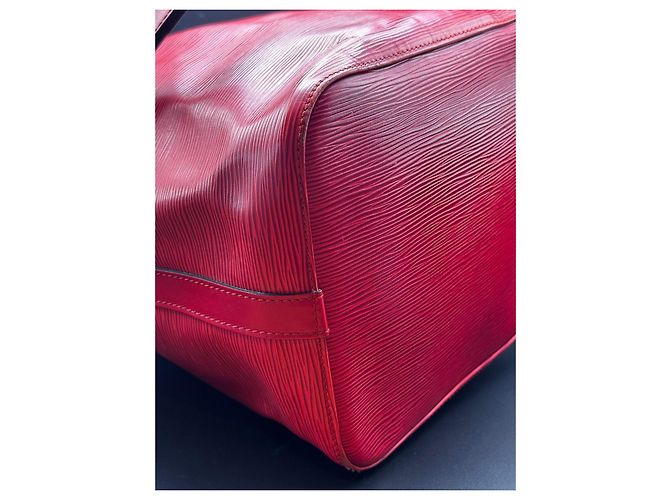Noe Borsa a secchiello Louis Vuitton Noé in pelle Epi rossa Rosso - vista 8