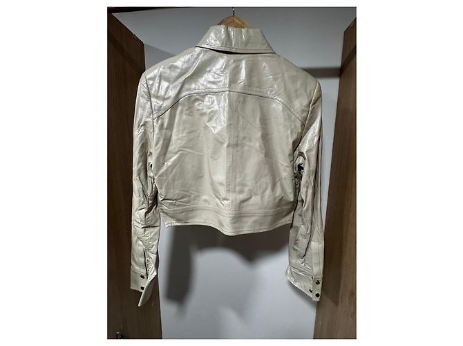 Iro Devta kurze Lammlederjacke in Beige - Ansicht 3