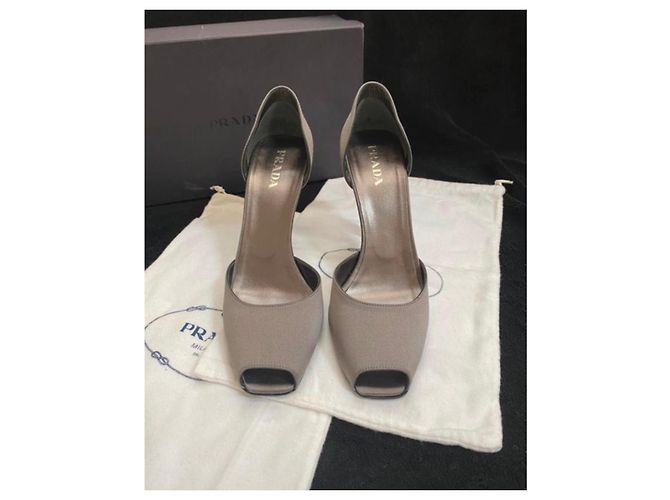 Prada grey leather pumps - view 2