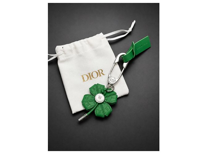 Charm Dior Trifoglio in Pelle Verde - vista 7