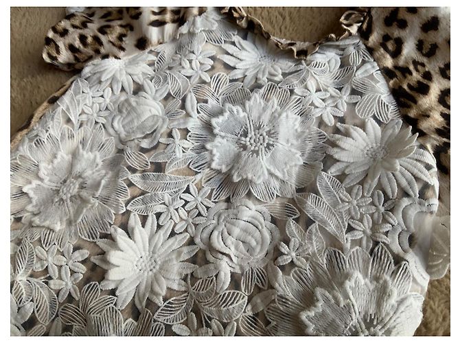 Robe en soie à imprimé léopard pour enfants Roberto Cavalli avec superposition de dentelle Blanc - vue 10