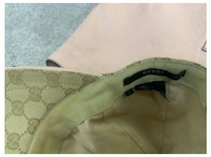 Cappellino in tela monogramma Gucci e borsa a tracolla in pelle rosa Beige - vista 11