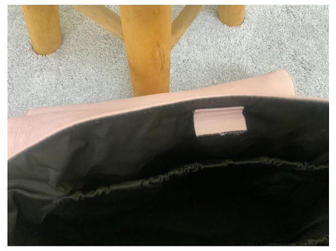 Cappellino in tela monogramma Gucci e borsa a tracolla in pelle rosa Beige - vista 9