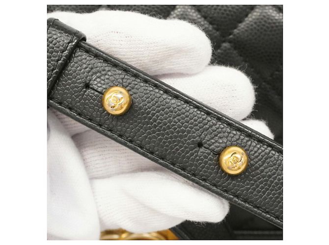 Borsa a tracolla Chanel Boy con catena in pelle caviar nera Nero - vista 10