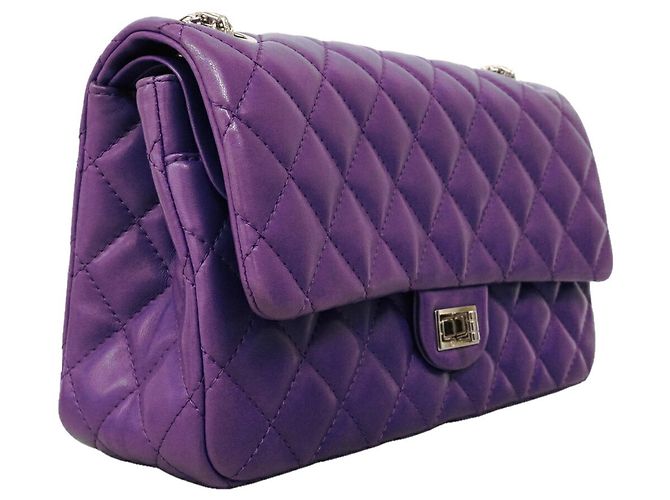 Borsa a tracolla Chanel in pelle d'agnello viola Porpora - vista 2