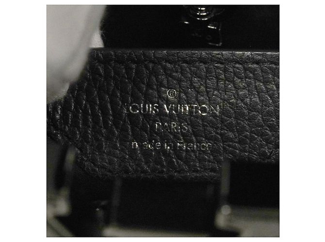 Borsa Louis Vuitton Capucines BB Nero - vista 5