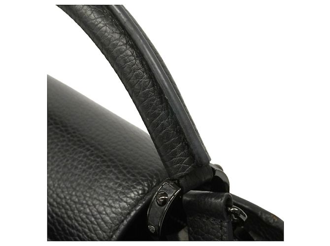 Borsa Louis Vuitton Capucines BB Nero - vista 8