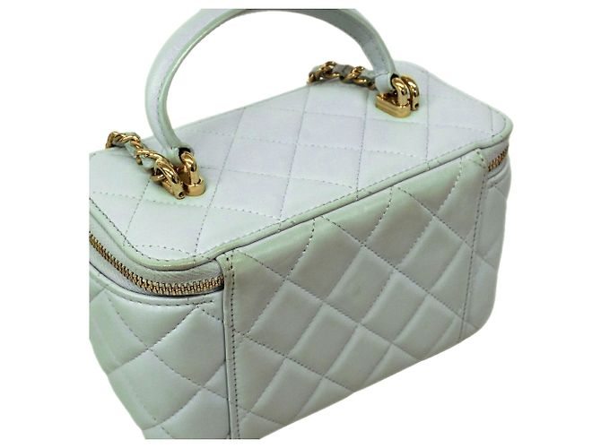 Borsa a tracolla con catena Chanel Matelassé Blu chiaro - vista 7