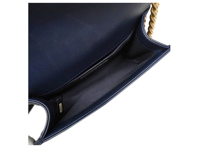 Borsa a tracolla Chanel Boy Chain Blu navy - vista 4