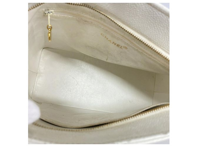 Saco Tote Chanel em couro de bezerro grão branco - vista 4