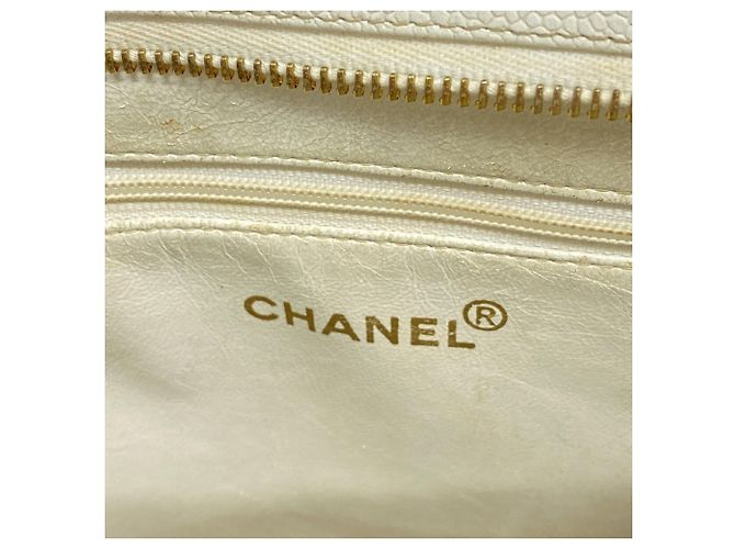 Saco Tote Chanel em couro de bezerro grão branco - vista 5