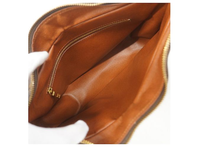 Borsa a tracolla Louis Vuitton Monogram Boulogne 30 Marrone - vista 4