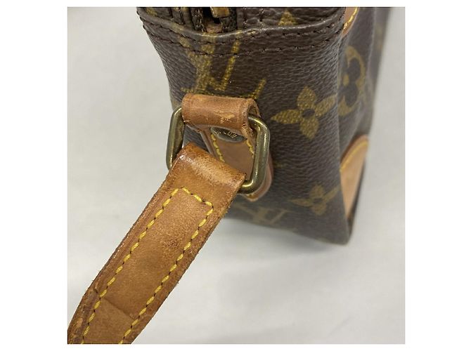Borsa a tracolla Louis Vuitton Monogram Trocadero 27 Marrone - vista 7