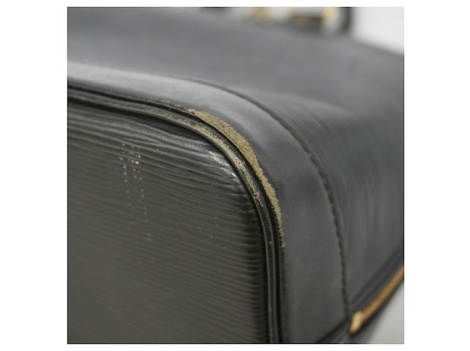 Bolsa Louis Vuitton Alma Epi Preto - vista 6