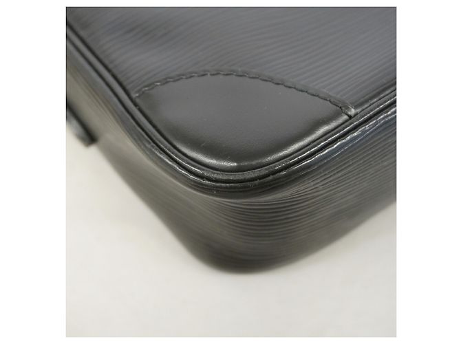 Borsa a tracolla Louis Vuitton Epi Trocadero 24 Nero - vista 9