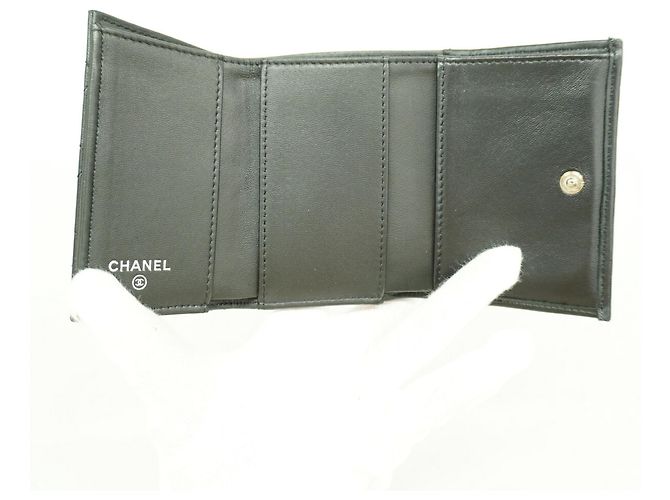 Portafoglio tri-fold Chanel in pelle d'agnello nera Nero - vista 3